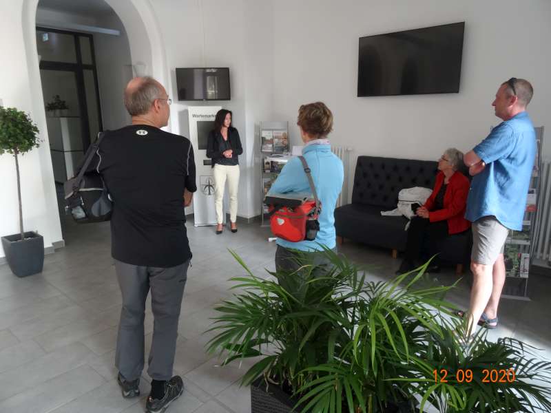 IfR-Regionalgruppe im Bahnhof Brum